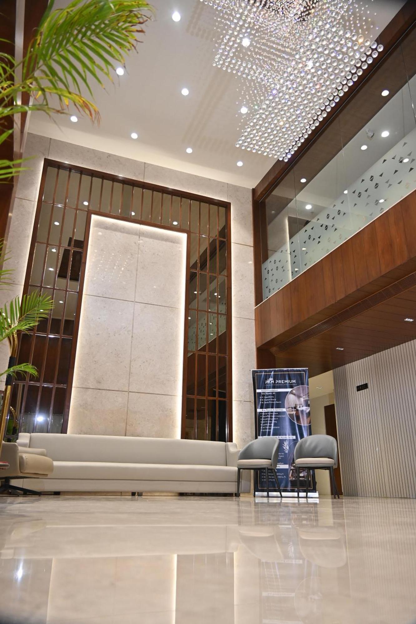 Pam Premium Hotel Vadodara Exterior foto
